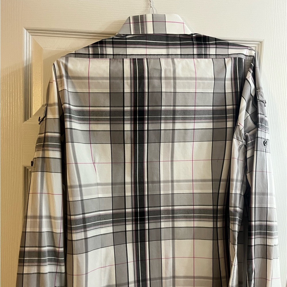 Black and White Express Shirt. Pink trim.